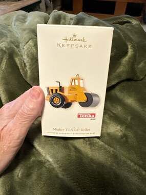 2008 Hallmark Keepsake Mighty TONKA Roller Christmas Ornament